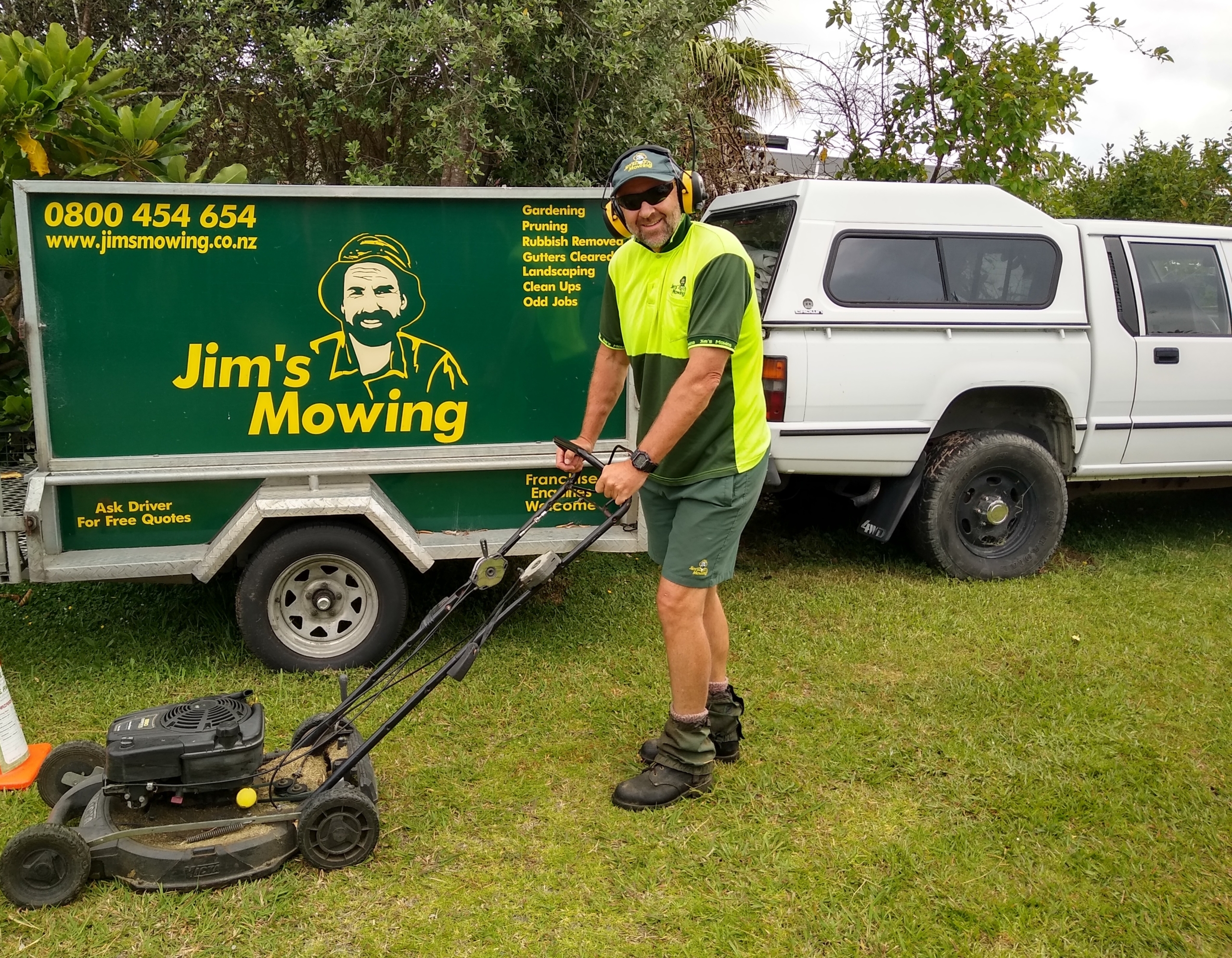 professional lawn mowing service
